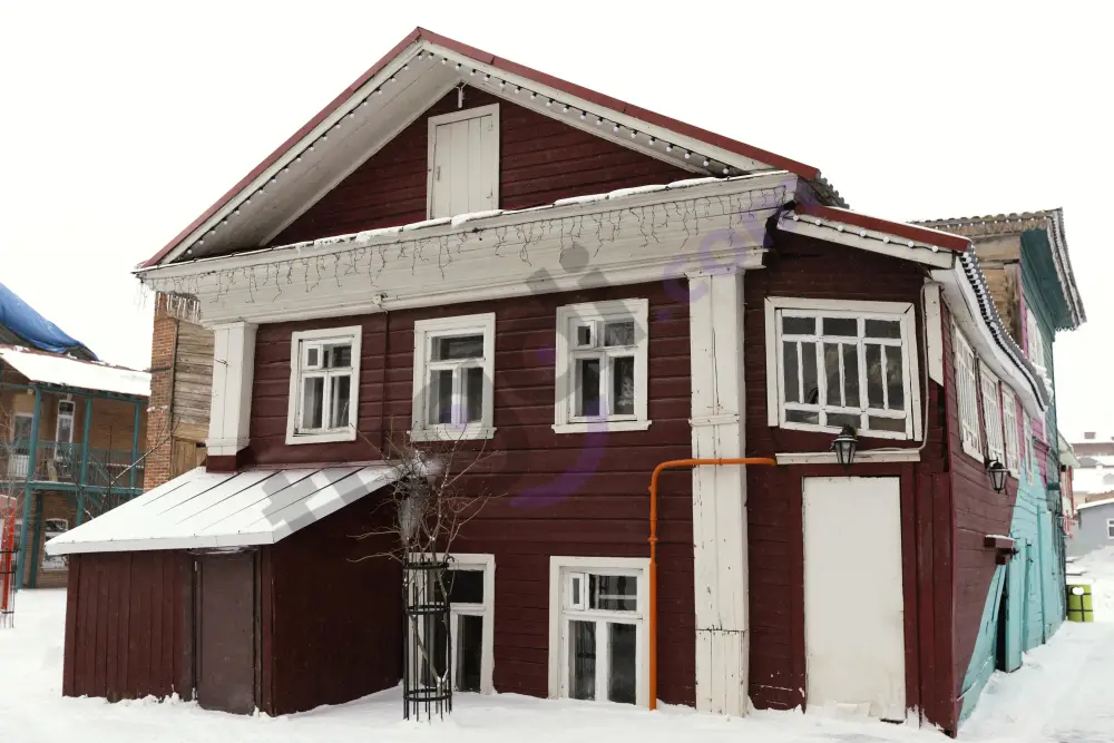 REAL ESTATE / For Sale / Houses 